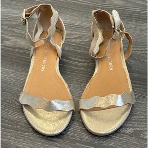 Light golden color sandals.